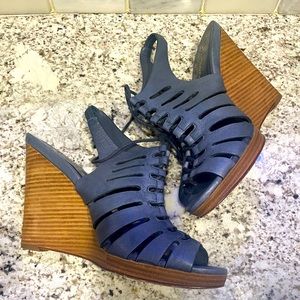 Stunning Blue Cole Haan Wedge 💙 EUC